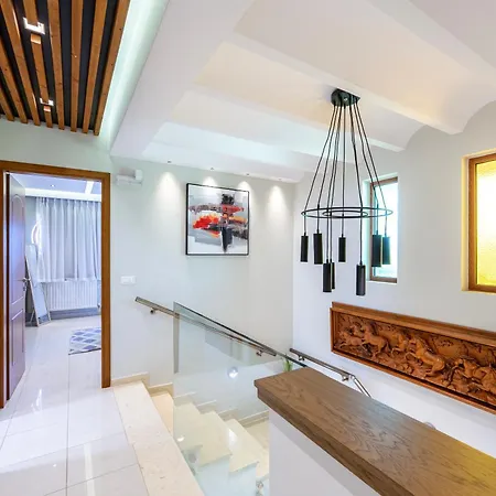 Infinity Premium Private Pool 3 Bedrooms 5 Bathrooms 2 Kitchens