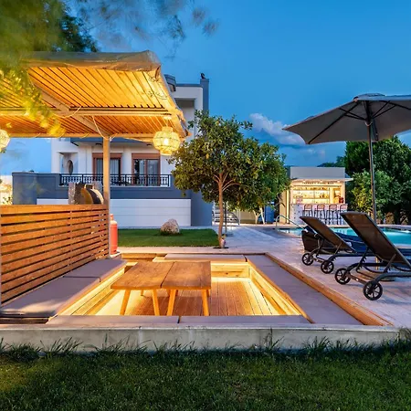 Infinity Premium Private Pool 3 Bedrooms 5 Bathrooms 2 Kitchens *