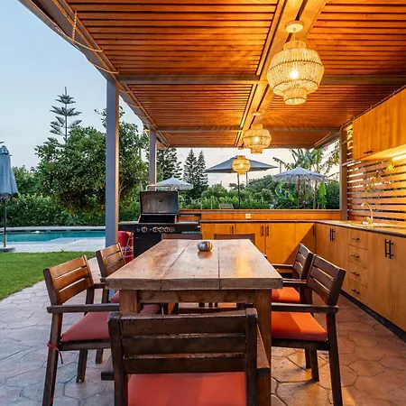 Infinity Premium Private Pool 3 Bedrooms 5 Bathrooms 2 Kitchens *