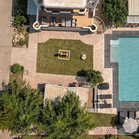 Villa Infinity Premium Private Pool 3 Bedrooms 5 Bathrooms 2 Kitchens *
