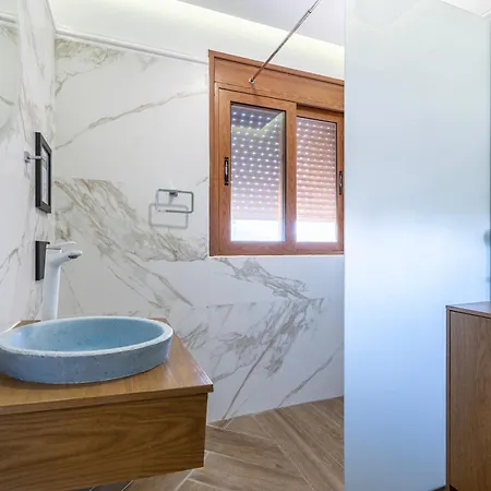 Infinity Premium Private Pool 3 Bedrooms 5 Bathrooms 2 Kitchens Villa Kosz