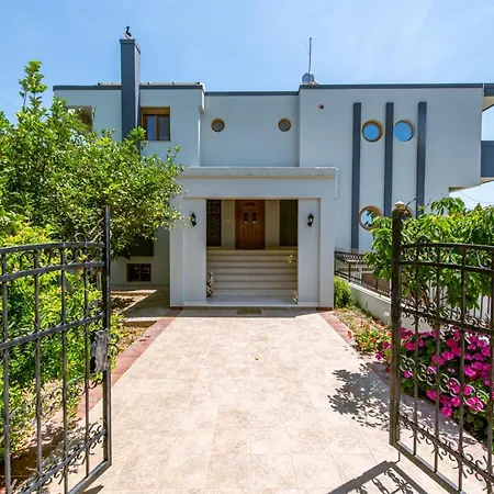 Infinity Premium Private Pool 3 Bedrooms 5 Bathrooms 2 Kitchens Villa Città di Kos