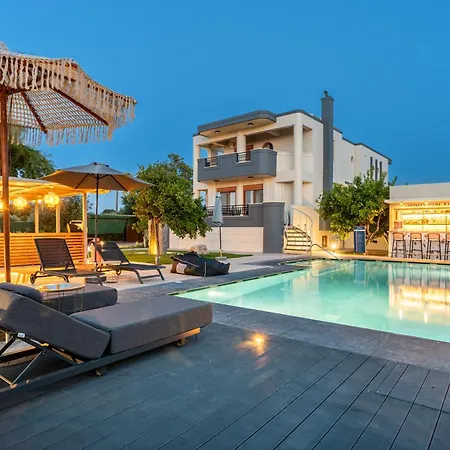 Infinity Premium Private Pool 3 Bedrooms 5 Bathrooms 2 Kitchens Villa *